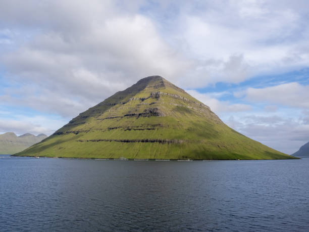 View of Kunoy island from the ferry between Klaksvik and Kalsoy Island, Faroe Islands (FÃ¸roya), Denmark. View of Kunoy island from the ferry between Klaksvik and Kalsoy Island, Faroe Islands (FÃ¸roya), Denmark. fã stock pictures, royalty-free photos & images