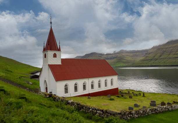 Beautiful HÃºsar Church on Kalsoy Island, northern Faroe Islands (Faroes, Faeroes, FÃ¸roya, FÃ¦rÃ¸erne), Denmark. Beautiful HÃºsar Church on Kalsoy Island, northern Faroe Islands (Faroes, Faeroes, FÃ¸roya, FÃ¦rÃ¸erne), Denmark. fã stock pictures, royalty-free photos & images
