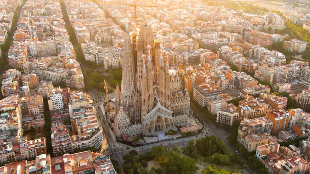 aerial view of sagrada familia cathedral. catalonia, spain - sagrada família imagens e fotografias de stock
