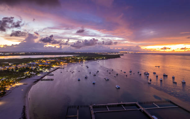 空からのプンタカナ、ドミニカ共和国 - ドローン写真 - seascape ストックフォトと画像