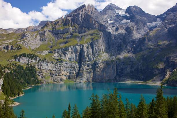 istock Lake Oeschinensee 7 1418733517