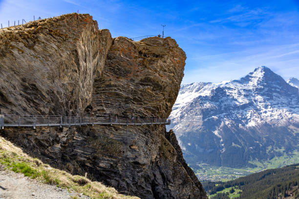 first cliffwalk, suíça - hill grindelwald village landscape - fotografias e filmes do acervo