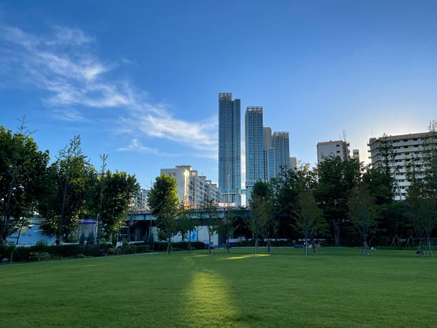 istock Seoul Yongsan Apartments 1418909584