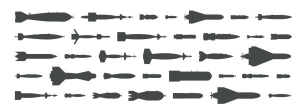 значок воздушной бомбы сверху. черный силуэт авиационных ракет, баллистических ракет, торпед, атомных боеголовок. элементы вооружения для � - missile stock illustrations