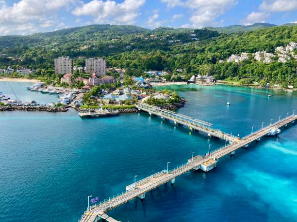 jamaica - ocho rios - panorama - agua de jamaica fotografías e imágenes de stock