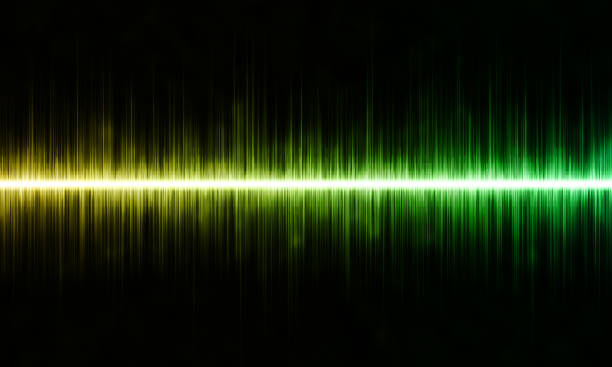 suono astratto, audio o onda musicale su sfondo nero - blurred motion audio foto e immagini stock