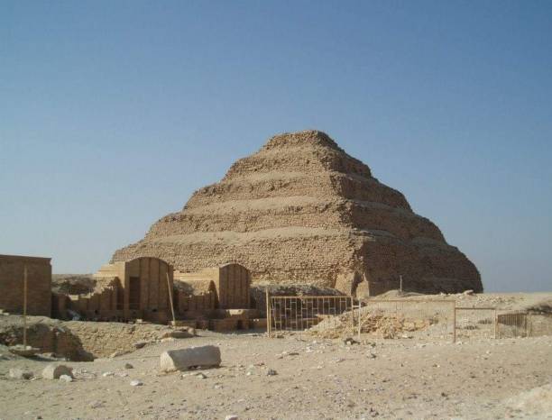 the step pyramid of zoser, egypt - the step pyramid of zoser imagens e fotografias de stock