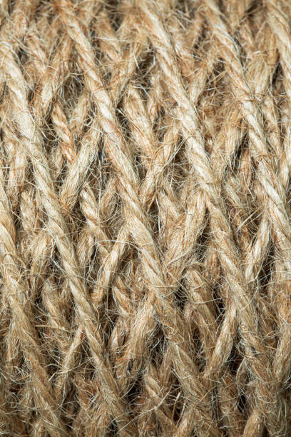 texture de corde brune, texture de corde ancienne, texture de corde naturelle, texture de corde ancienne, texture de corde macro, corde de chanvre, fond de texture de ficelle de jute, écheveau de ficelle de jute en gros plan - close to brown wool canvas photos et images de collection