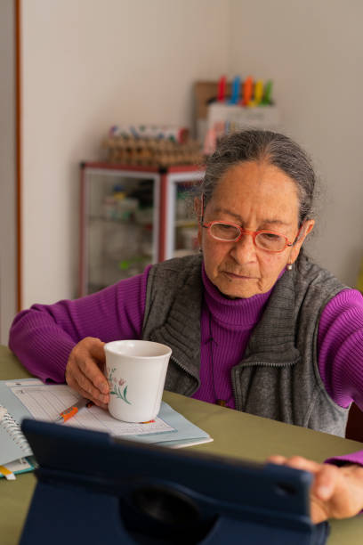 istock Latina woman over the average age of 64 studies virtually 1419085899