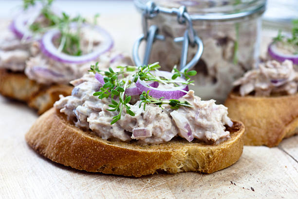 istock tuna canapes with onions 141915334