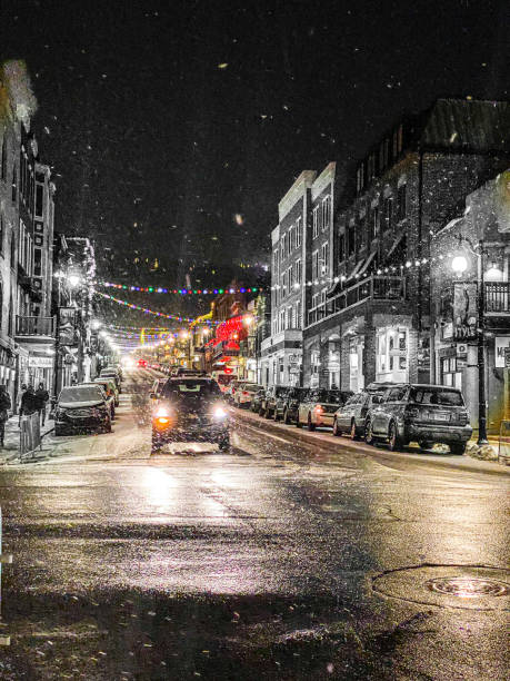 istock Snowy Park City 1419170291