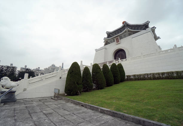 memorial hall di chiang kai-shek. - national chiang kai shek memorial hall foto e immagini stock