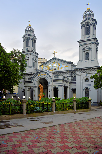 Kolkata / Calcutta, West Bengal, India: Catholic Cathedral of The Most Holy Rosary, aka the Portuguese Church /  Murgihata Church, founded in 1799 -  Roman Catholic Archdiocese of Calcutta -  Portuguese Church Street, Burrabazar - The Portuguese had arrived in Bengal as early as the 1530s, starting a trading post in Bandel.