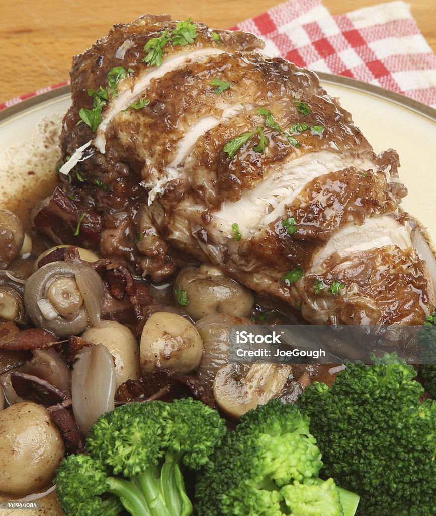 Coq au Vin - Photo de Poulet - Viande blanche libre de droits