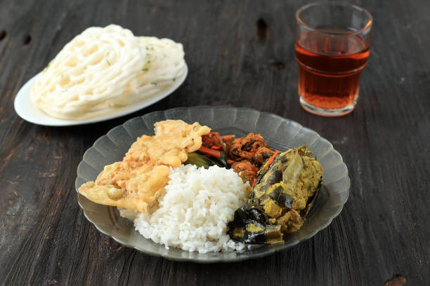 Warteg Menu, Indonesian Daily Food Menu Warteg Menu, Indonesian Daily Food Menu. Rice with Various Side Dish and Kerupuk gorengan stock pictures, royalty-free photos & images