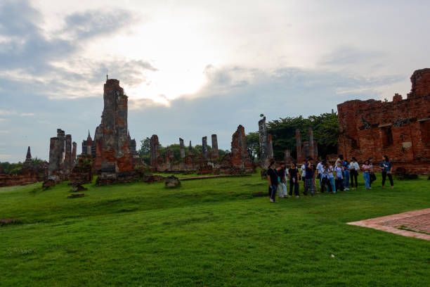 wat phra si sanphet templo ayutthaya tailândia-20 agosto 2022:foi o templo mais sagrado no local do antigo palácio real na antiga capital da tailândia, ayutthaya, até que a cidade foi completamente destruída. - sanphet palace - fotografias e filmes do acervo