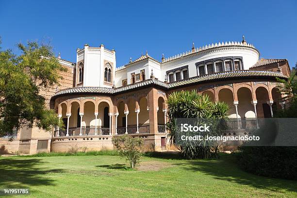 Mudejar Jardim Em Sevilha Costas Fachada - Fotografias de stock e mais imagens de Museu - Museu, Parque María Luísa, Andaluzia