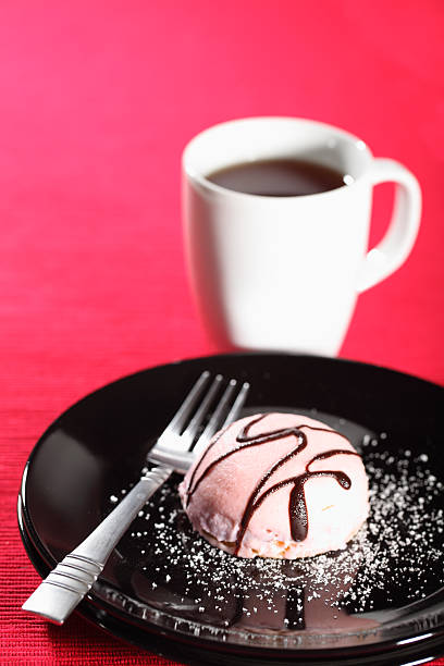 Caffè e Torta alla panna rosa - foto stock