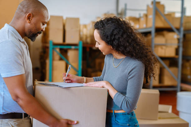 Logistics Contract Signing 50+ Signing Contract Manufacturing Stock Photos, Pictures & Royalty ...