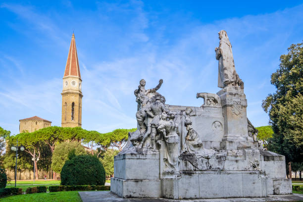 denkmal für francesco petrarca in arezzo - toskana - 5944 stock-fotos und bilder