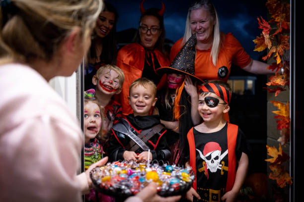 istock Waiting For Sweets On Halloween 1419851502