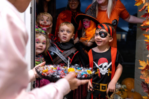istock TrickOr Treating With Friends 1419851534