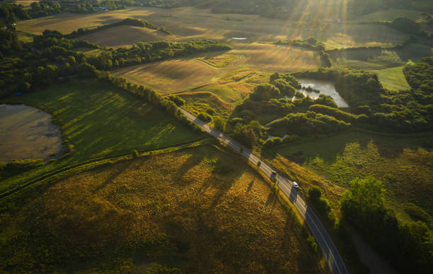 vista aérea de los campos - dinamarca fotografías e imágenes de stock