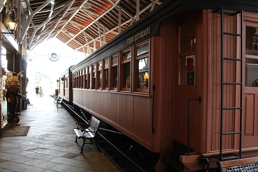 Image of a wagon of a train in the village of Gramado taken in December 2021