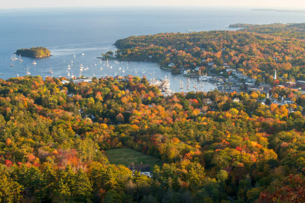 istock Scenery from Camden Hill State Park in Autumn 1420123548
