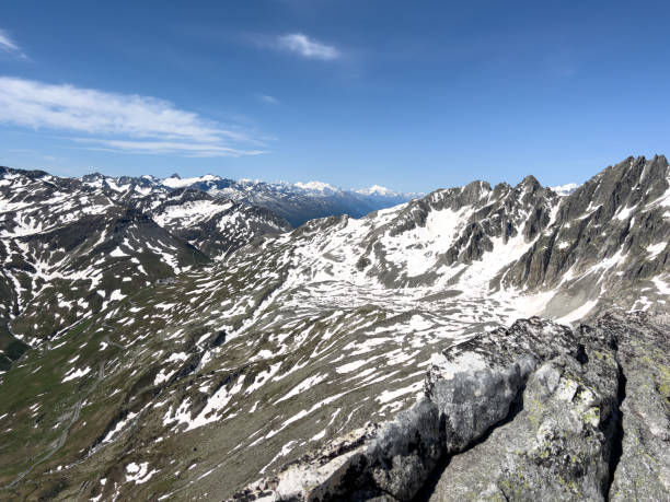 Free picture Panorama of grey mountain peaks in Teanaway valley