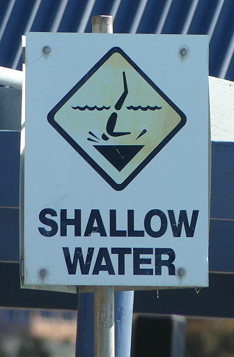 Shallow water sign do not dive