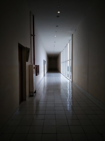 empty hallway in a shopping center