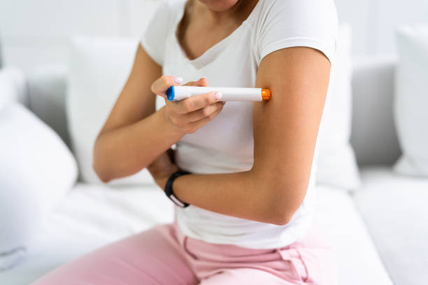 istock Medicine Pen Inject 1420323829
