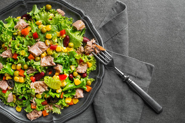 istock Lettuce salad with Tuna and vegetable 1420333369