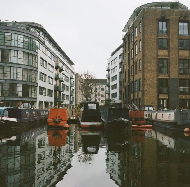 istock Dock at Kings Cross - Battlebridge Basin 1420401523