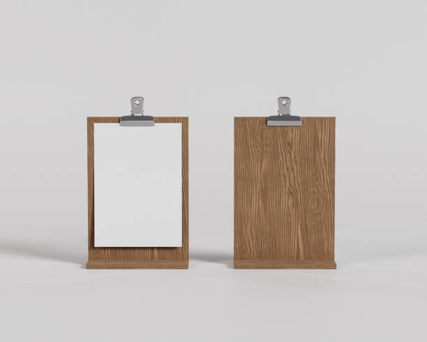 mockup standing wood clipboard, menu board - to do list note pad paper flyer - fotografias e filmes do acervo