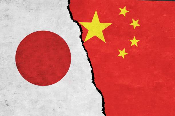 中国と日本は一緒に国旗を掲げる。中国と日本の関係 - japanese military点のイラ�スト素材／クリップアート素材／マンガ素材／アイコン素材