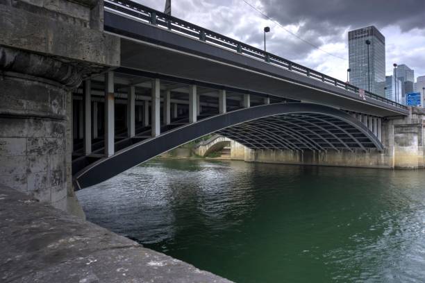 neuilly bridge paris france - tarkett imagens e fotografias de stock