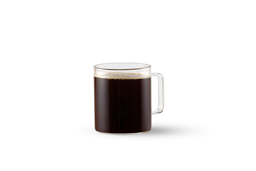Taza de vidrio con café, bebida caliente aislada sobre fondo blanco. Arábica, americano, café de filtro en una taza. photo