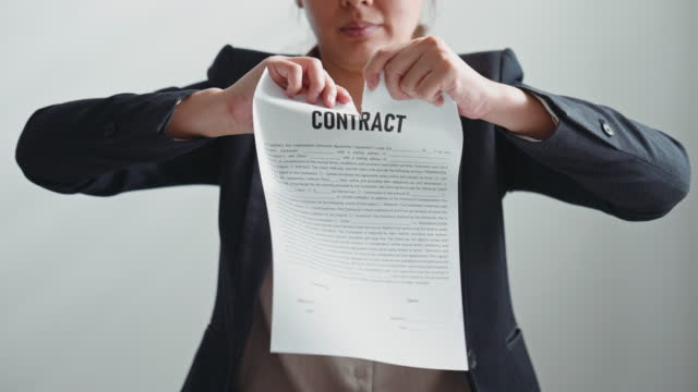 Tear an employment contract