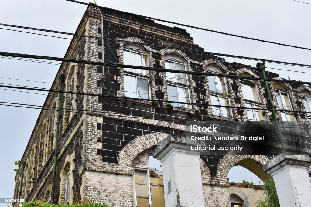 Бывшая палата парламента в Сент-Джорджесе, Гренада - Стоковые фото Архивный роялти-фри