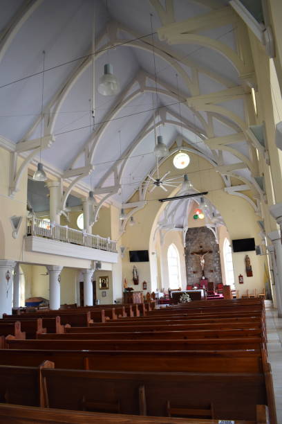 el diseño interior de la catedral de la inmaculada concepción, san jorge, granada - hurricane ivan fotografías e imágenes de stock