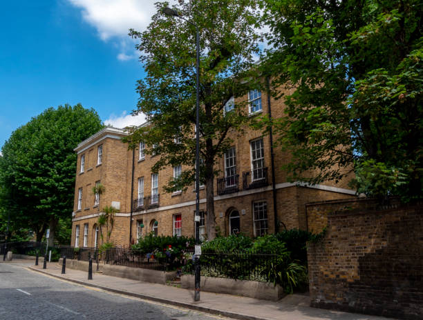 istock Georgian terrace in Wapping, East London 1420768275