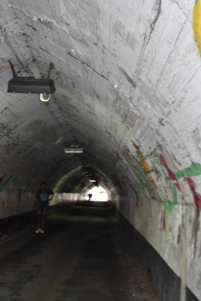 sendall tunnel in st. george's, grenada - hurricane ivan 個照片及圖片檔