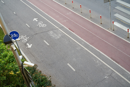 Bicycle symbol and arrow directions in pedestrian zone