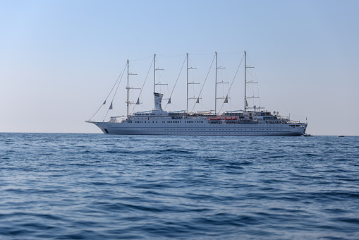 mega yacht a taormina