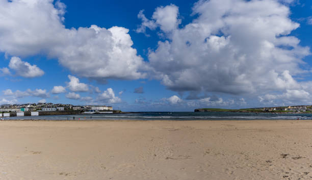 panorama view of kilkee bay and village with the golden sand beach - kilkee imagens e fotografias de stock