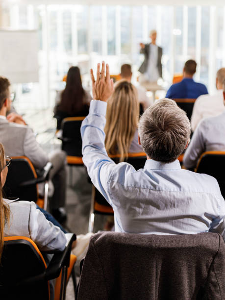 ¡quiero decir algo! - seminar asking business meeting fotografías e imágenes de stock