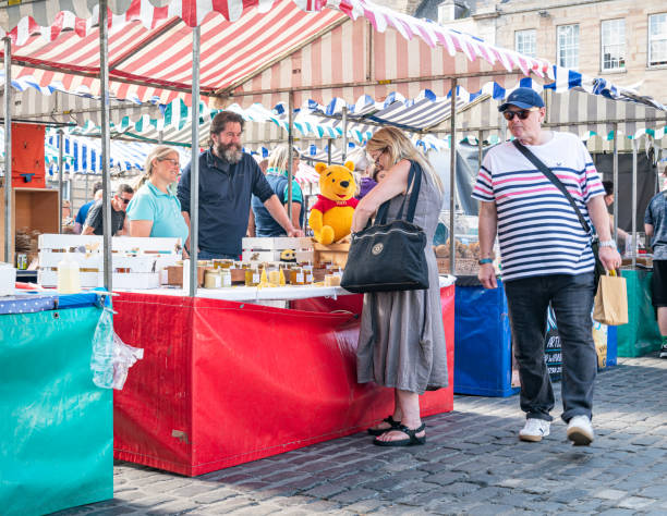 kelso farmers market, scottish borders, reino unido - winnie the pooh fotografías e imágenes de stock