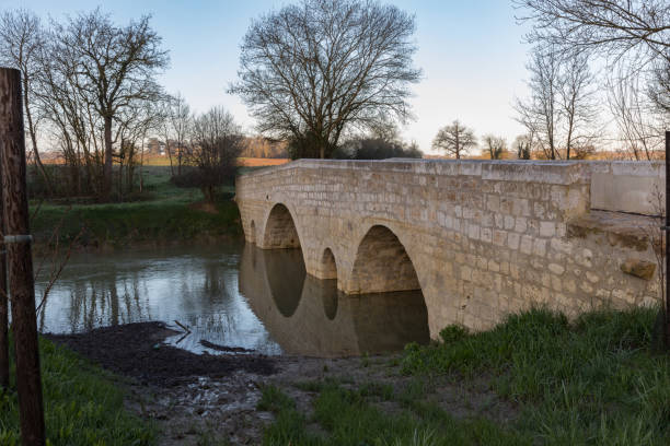 210+ Via Podiensis Fotos fotos de stock, imagens e fotos royaltyfree